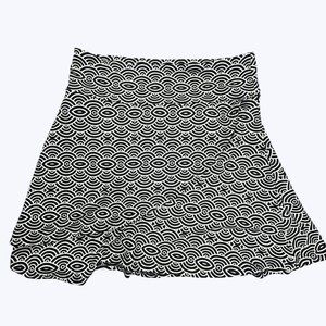 Soybu Athletic Skirt Size Medium Black and white color way stretch pull on‎
